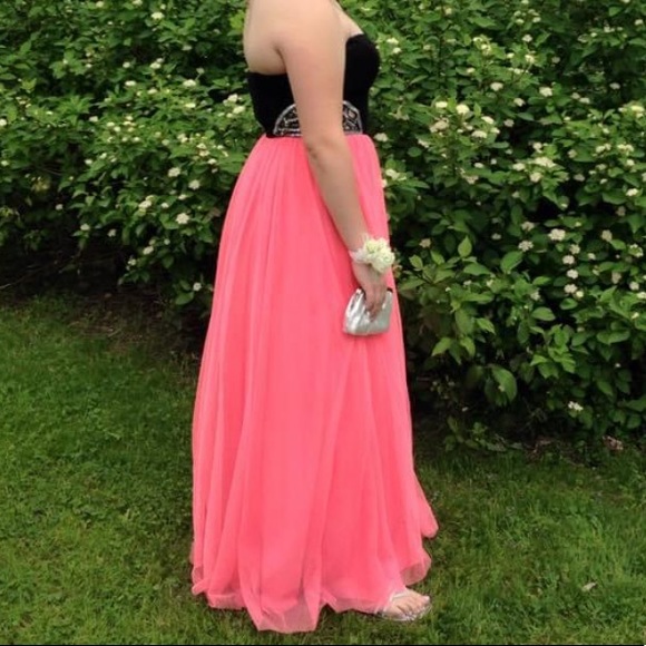 David’s Bridal (Blondie Nites) Prom Dress - Picture 4 of 12